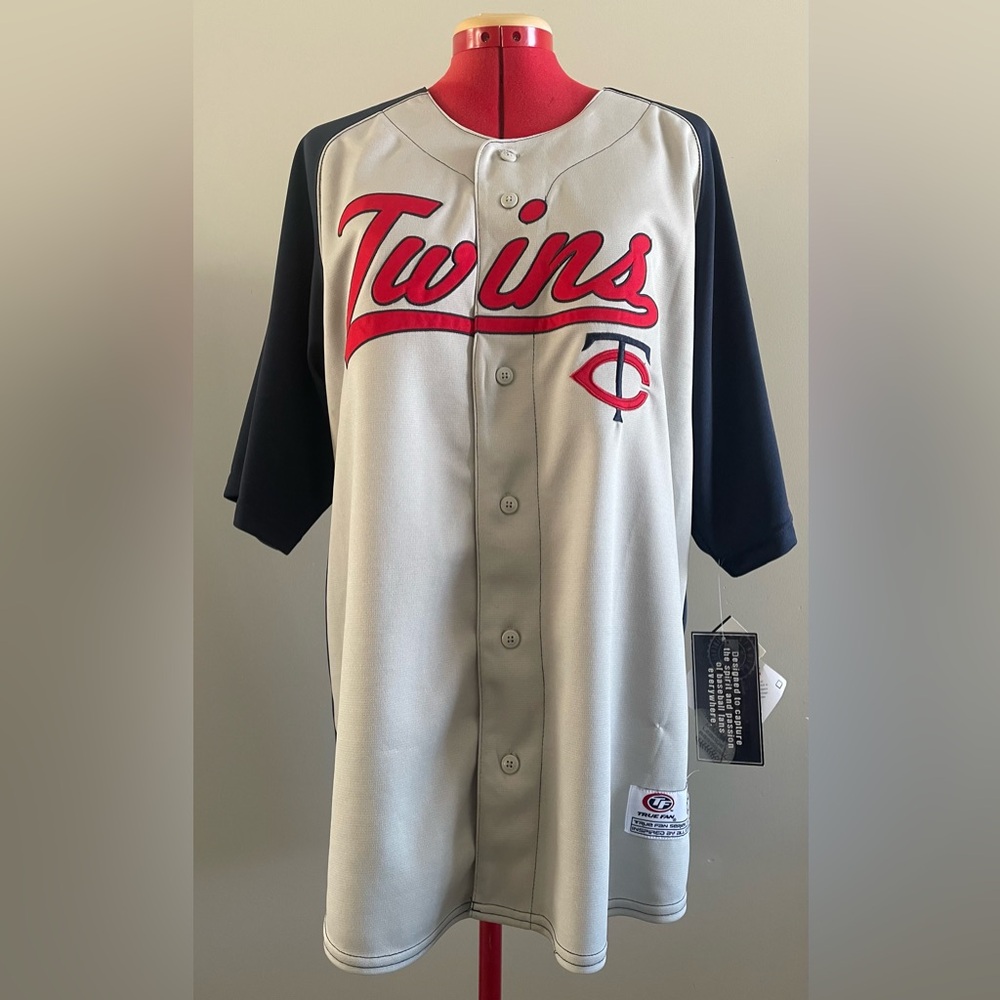 MLB Twins baseball jersey - New with tags Sz. Large